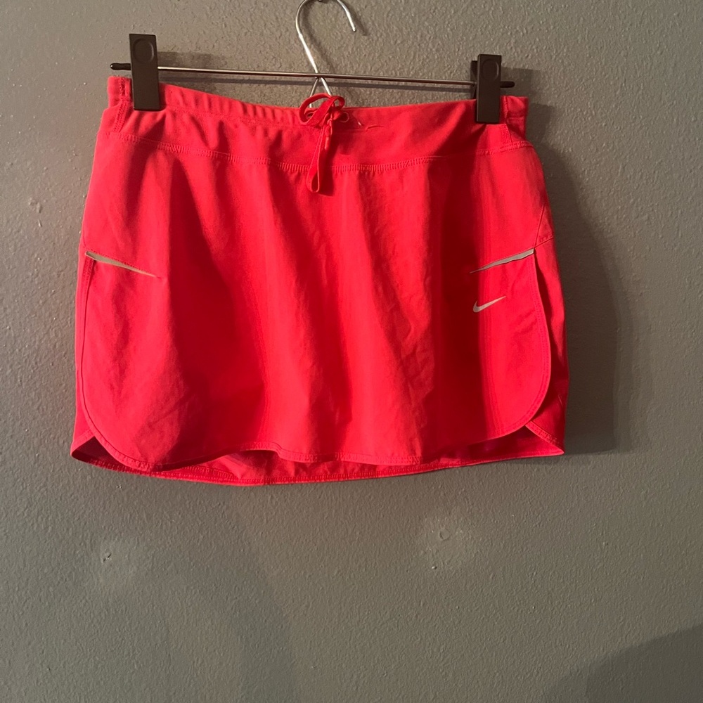 Nike hot pink tennis skirt